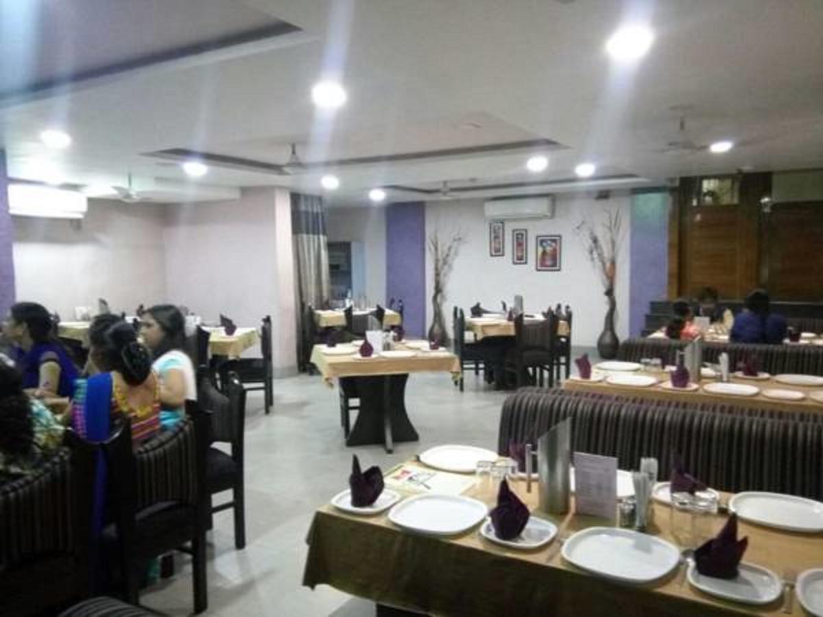 Hotel Shree Pushpak Raigarh Exteriér fotografie